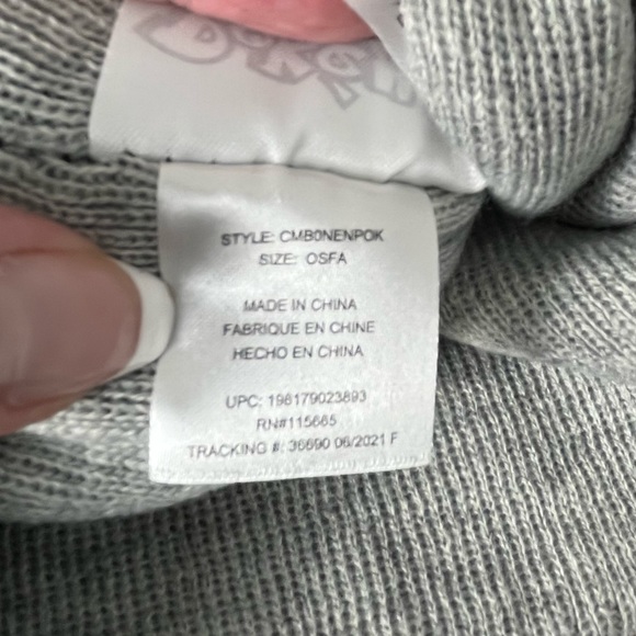 NWT Pokémon knit pom pom beanie hat and insulated glove set, Adult O/S. - Picture 10 of 11